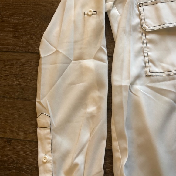 NWT White Blouse w/ Dark Stitching Size S - Picture 6 of 8